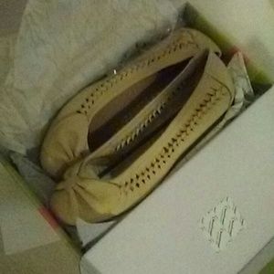 Shoes sz 8 Baretraps